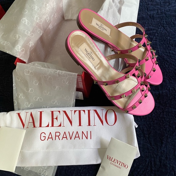 Pink Valentino Rockstud Sandals, New in Box size 38 - Picture 3 of 4